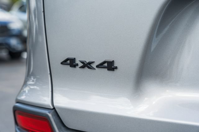 Used 2019 Jeep Cherokee Latitude Plus AWD/4WD image 8