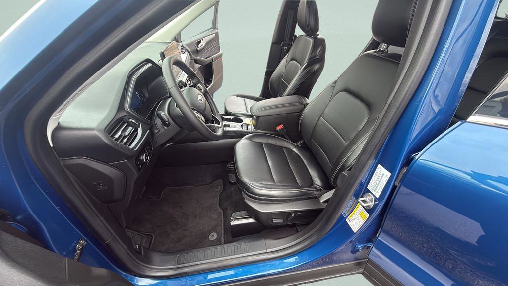 Certified 2023 Ford Escape Platinum image 35