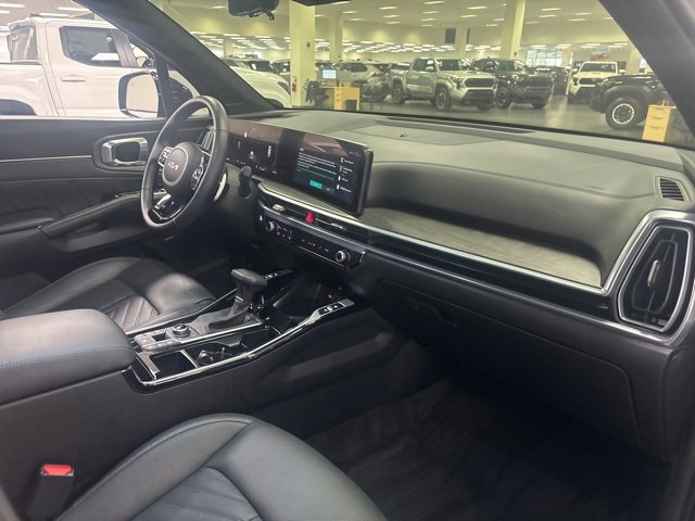 Used 2025 Kia Sorento SX Prestige image 9