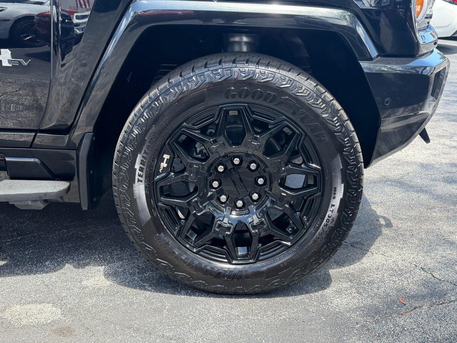 Used 2025 GMC Hummer EV 2X AWD/4WD image 9