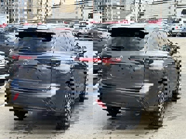 Used 2024 Toyota Highlander XLE image 4