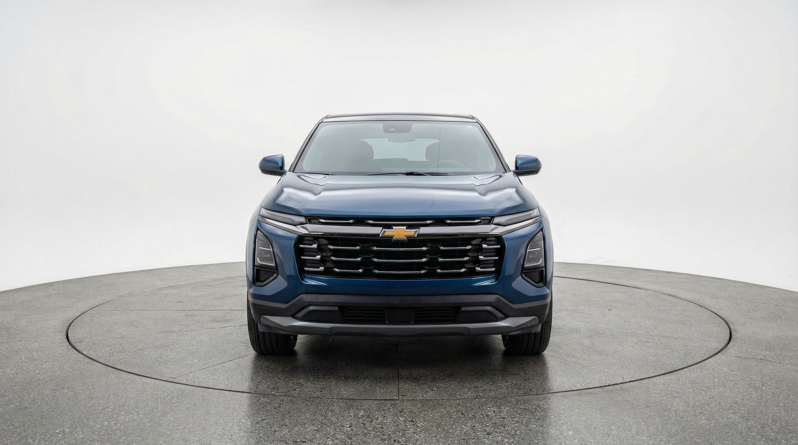 Used 2025 Chevrolet Equinox LT image 2