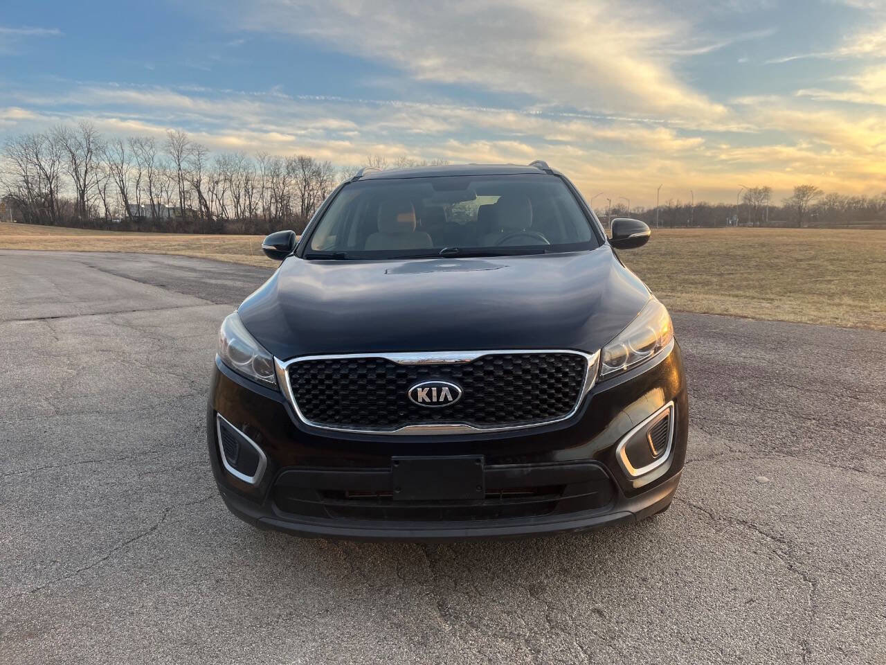 Used 2017 Kia Sorento FWD w/ LX Convenience Package image 2