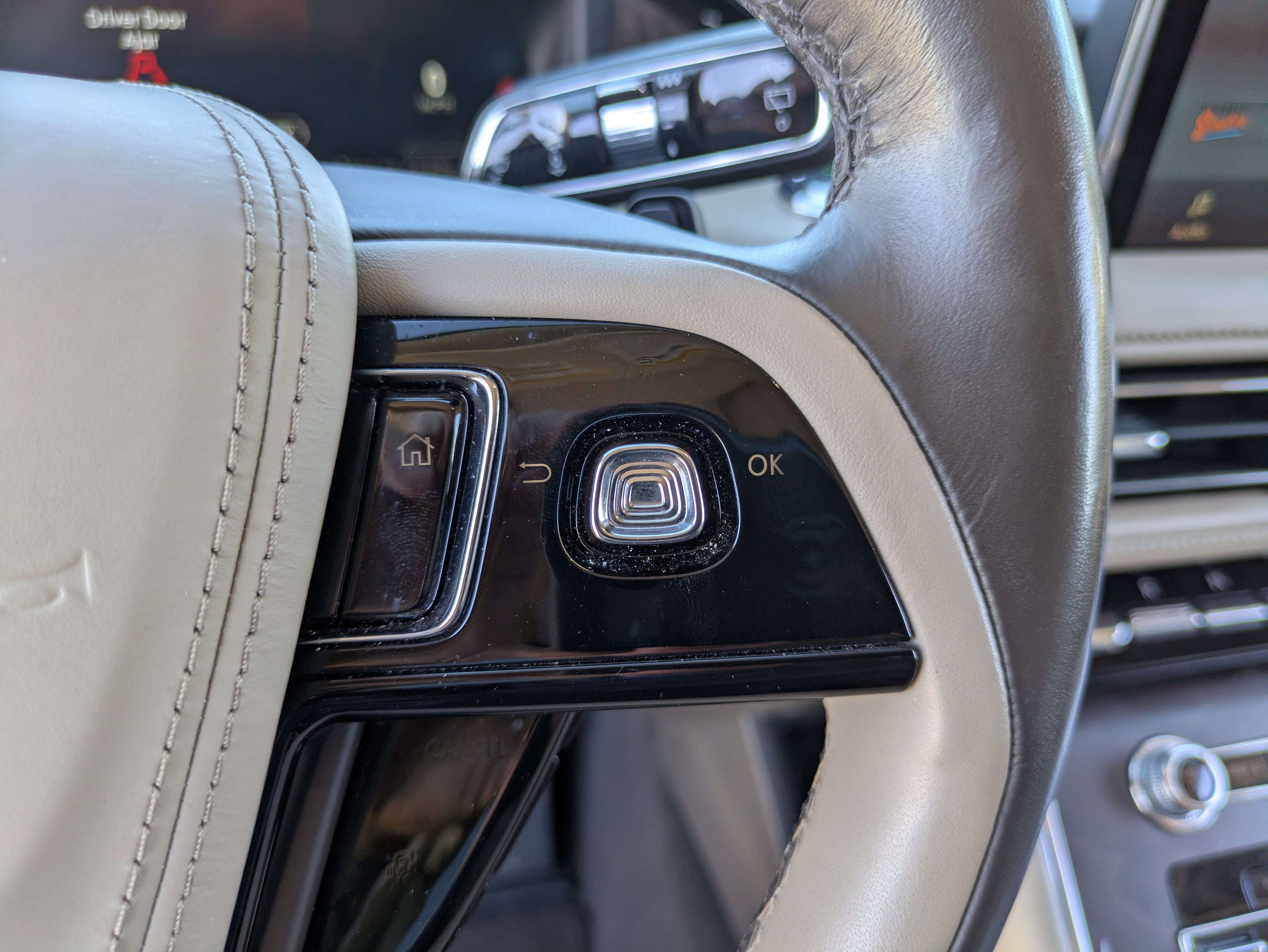 Used 2023 Lincoln Aviator Reserve w/ Equipment Group 201A image 32