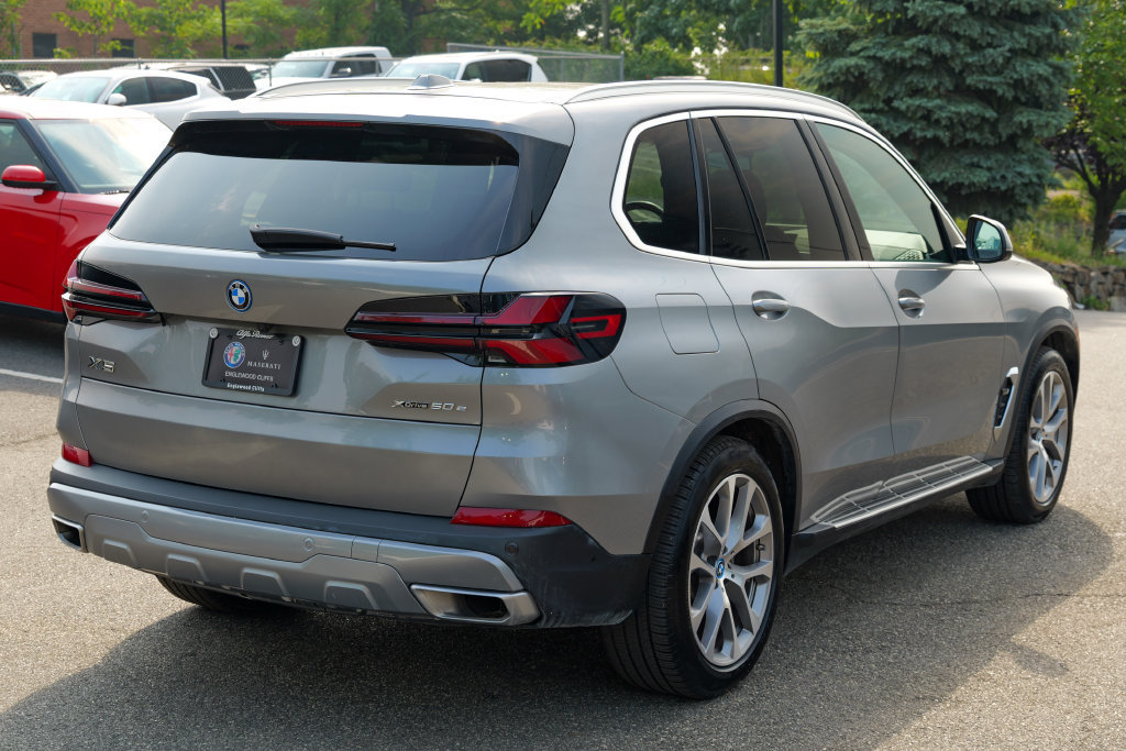 Used 2024 BMW X5 xDrive50e AWD/4WD image 7