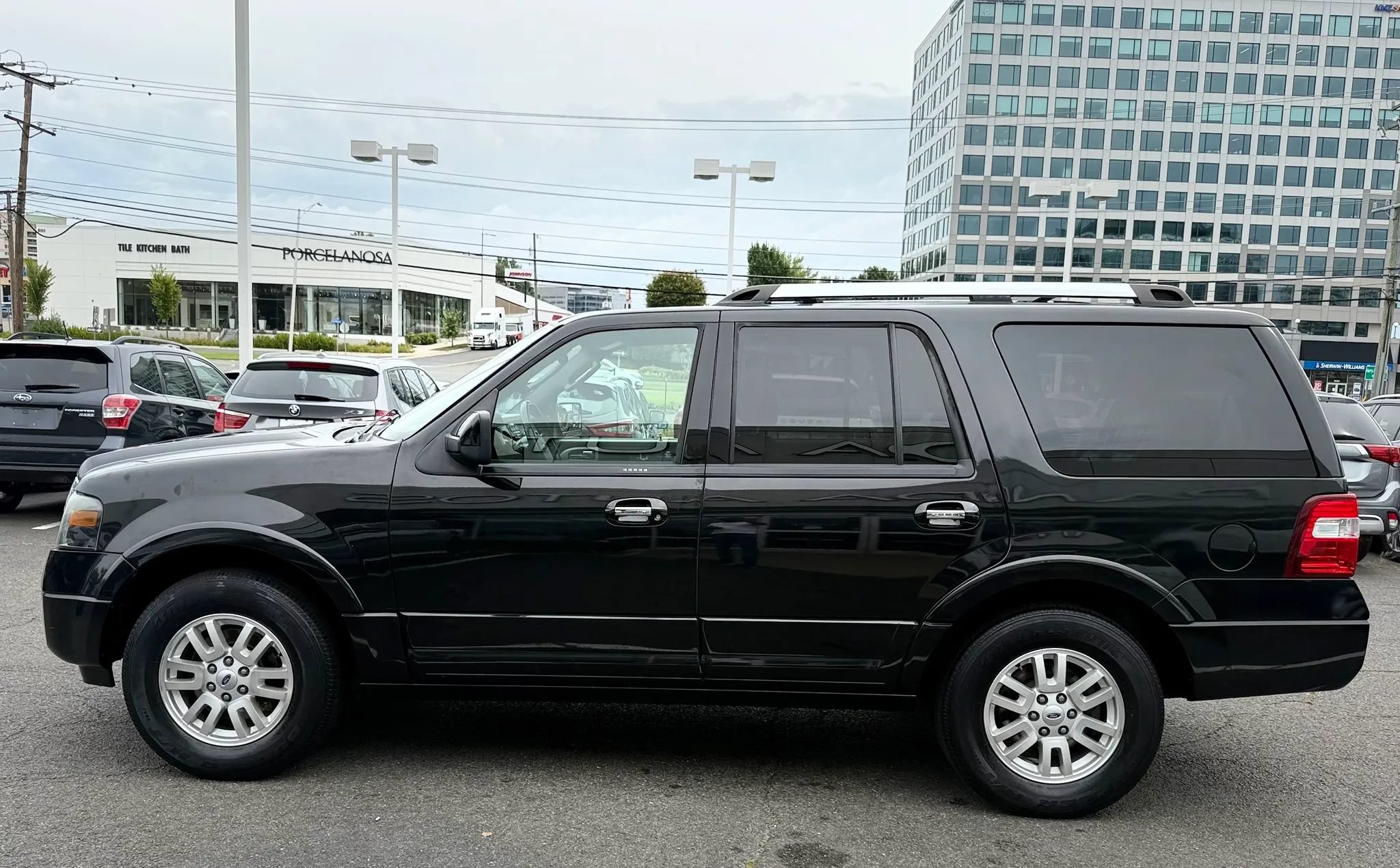 Used 2012 Ford Expedition Limited AWD/4WD image 4