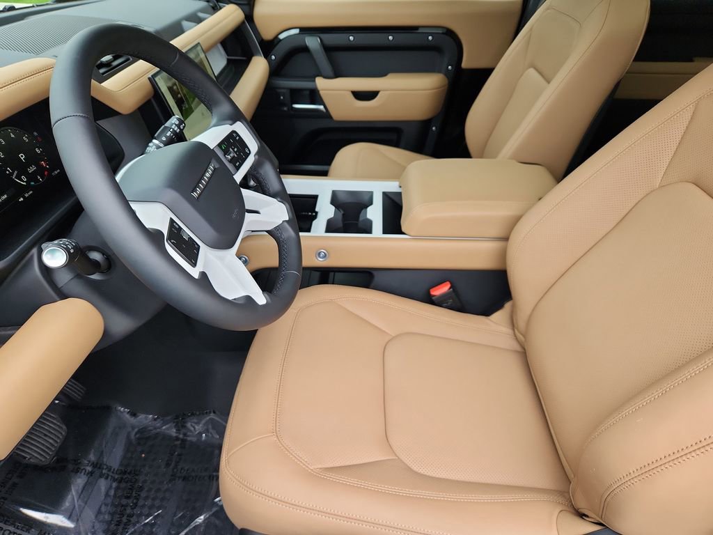 Certified 2025 Land Rover Defender 90 X-Dynamic SE image 21