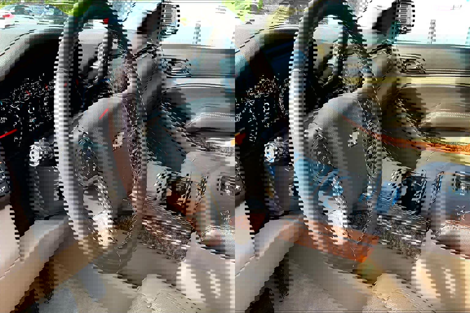 Used 2016 Chevrolet Tahoe LTZ RWD image 16