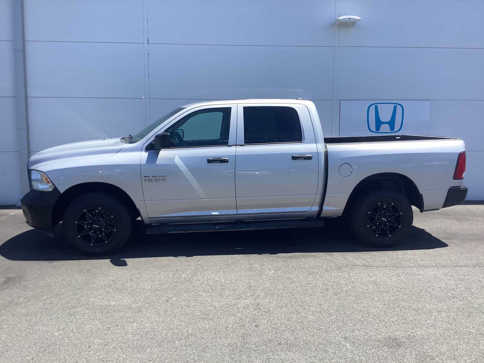 Used 2016 RAM 1500 Tradesman w/ Popular Equipment Group AWD/4WD image 3