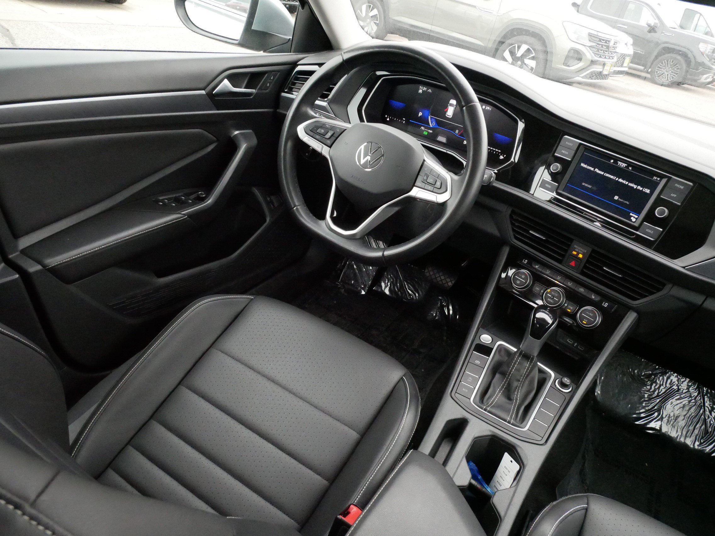 Certified 2024 Volkswagen Jetta SE image 9