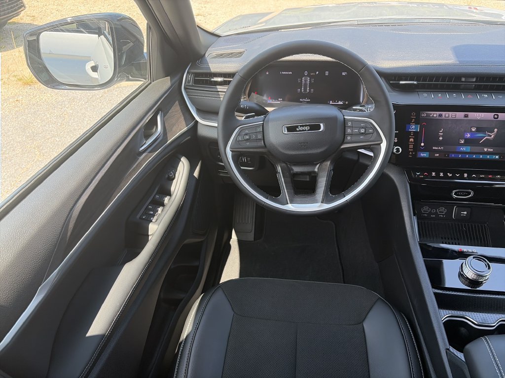 New 2026 Jeep Grand Cherokee Altitude RWD image 13