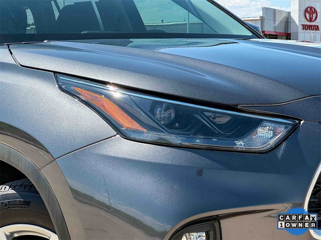 Used 2022 Toyota Highlander LE image 10