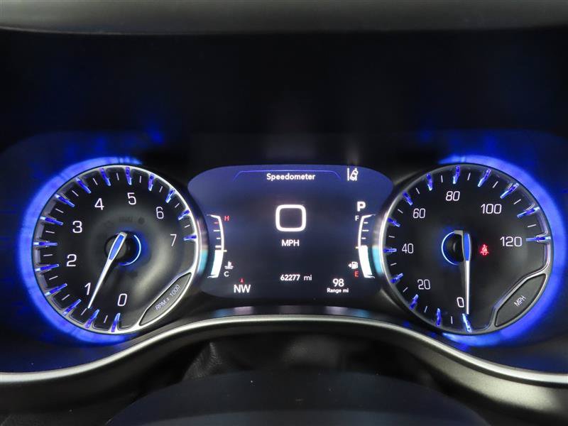 Used 2024 Chrysler Pacifica Touring-L FWD image 19