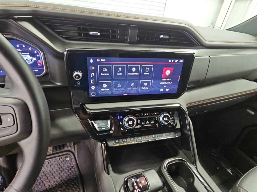 Certified 2025 GMC Sierra 1500 AT4 w/ AT4 Premium Package AWD/4WD image 13