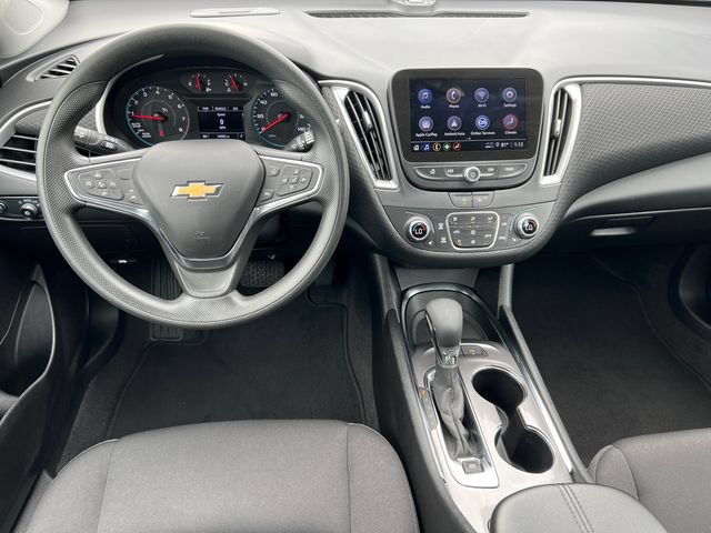 Used 2025 Chevrolet Malibu LT FWD image 2