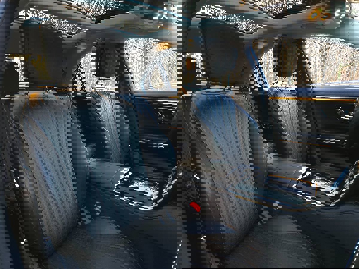 Used 2023 Mercedes-Benz S 580e 4MATIC Sedan w/ Warmth & Comfort Package image 19