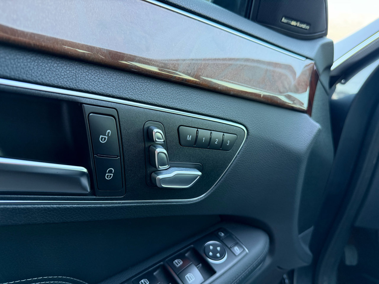 Used 2014 Mercedes-Benz E 350 4MATIC Sedan image 18