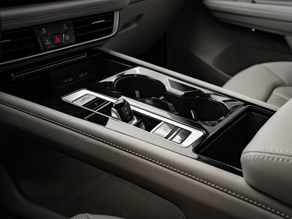 Used 2025 Volkswagen Atlas SEL Premium R-Line image 40