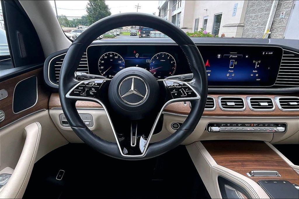 Certified 2025 Mercedes-Benz GLE 350 4MATIC image 5