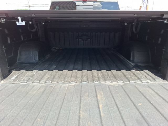 Used 2025 Chevrolet Silverado 1500 High Country w/ Technology Package AWD/4WD image 32