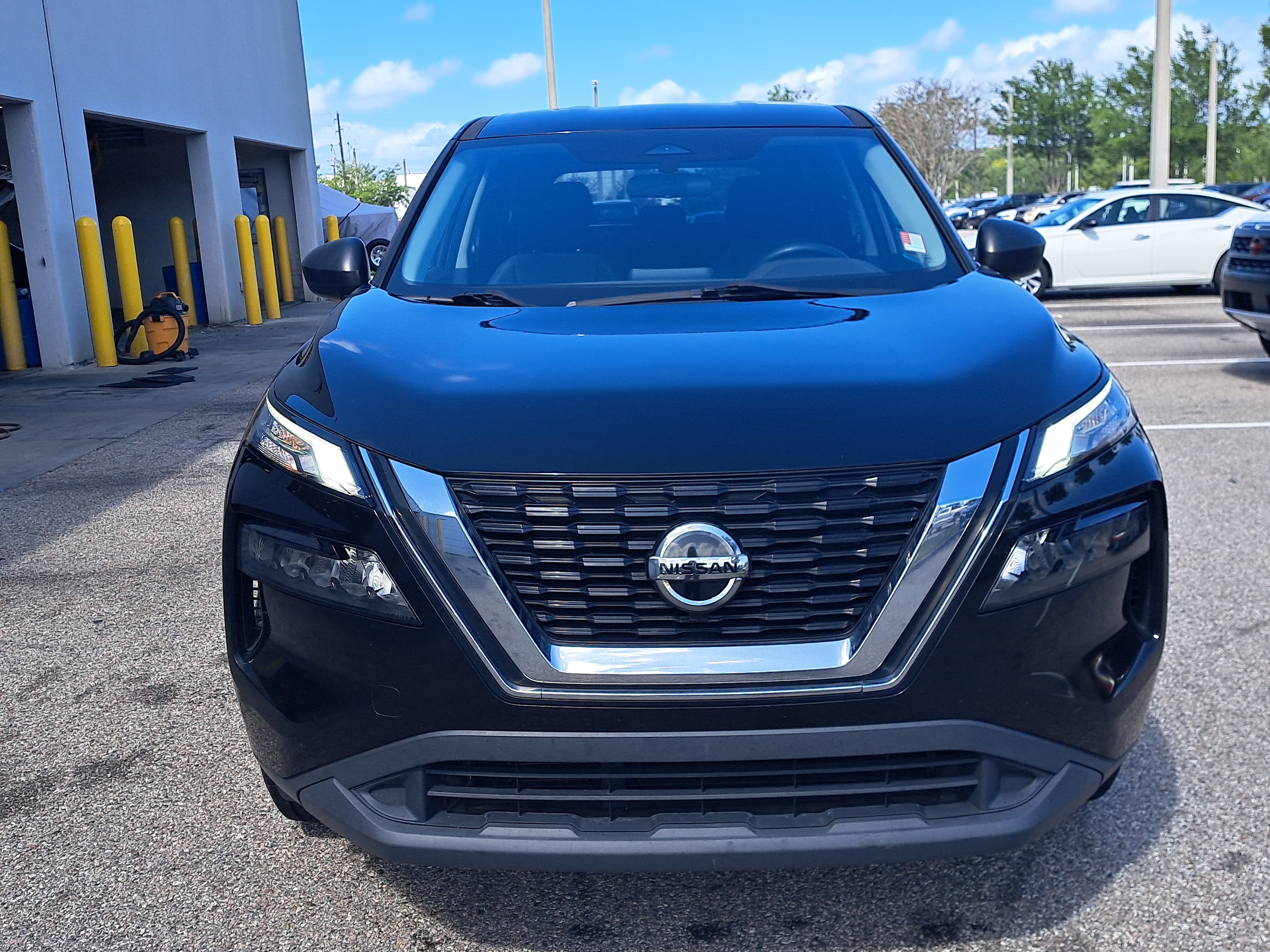 Used 2021 Nissan Rogue S FWD image 2