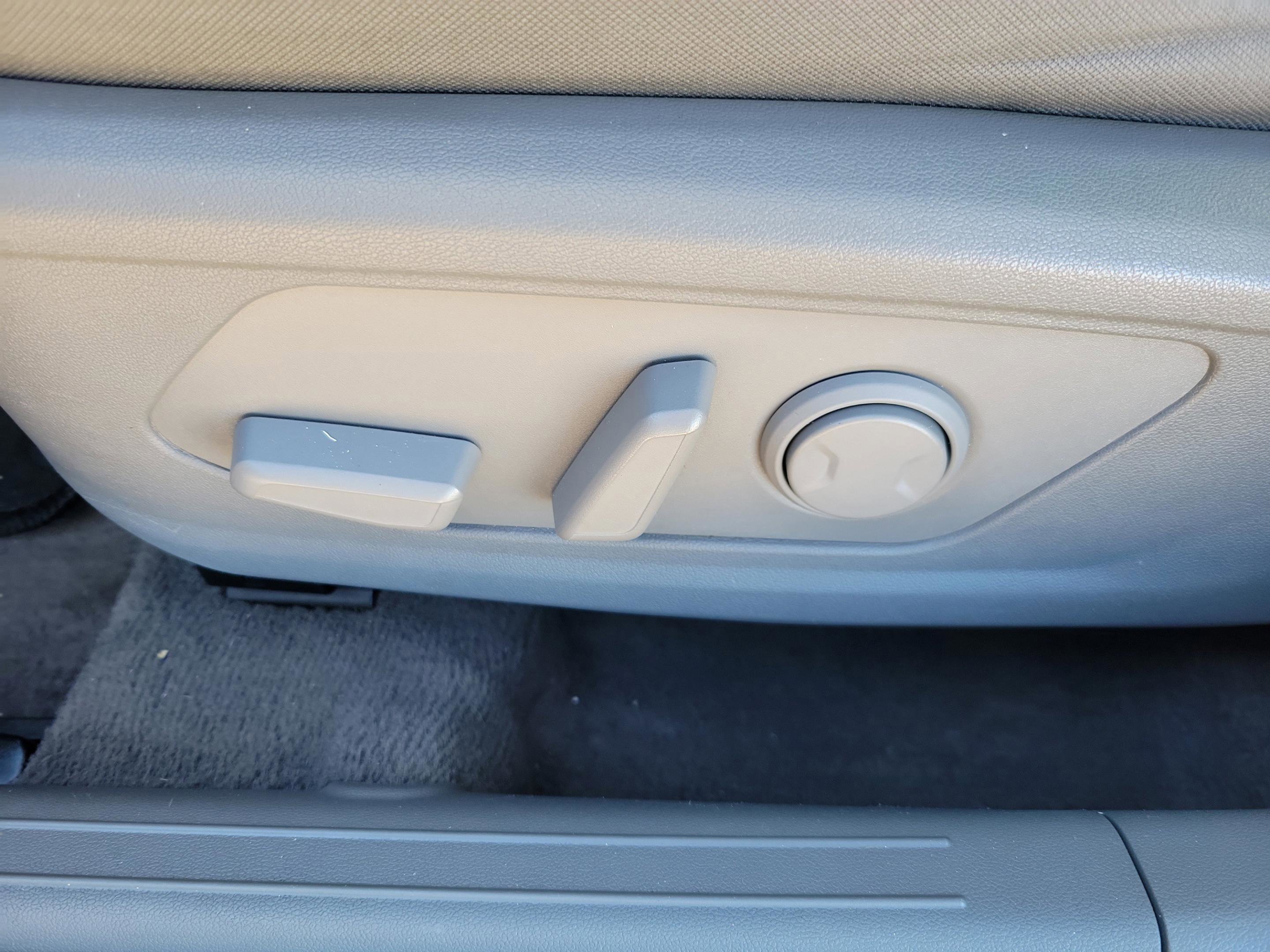 Certified 2022 Hyundai Elantra SEL w/ Convenience + Premium Package image 16