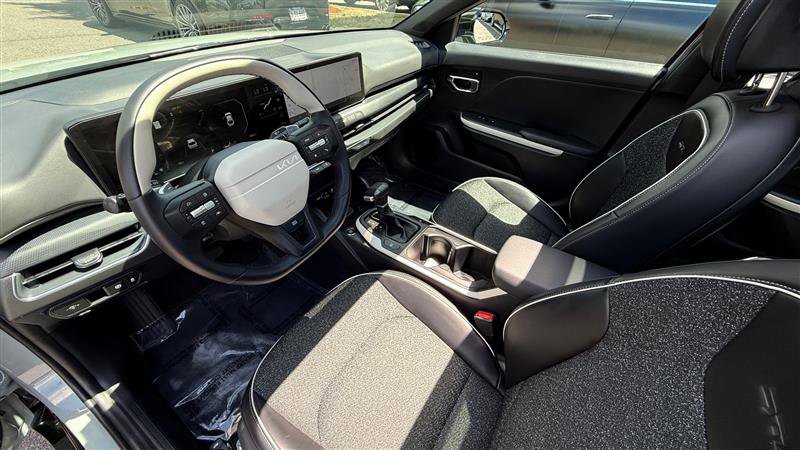 Used 2025 Kia K4 GT-Line w/ GT-Line Sunroof Package image 10