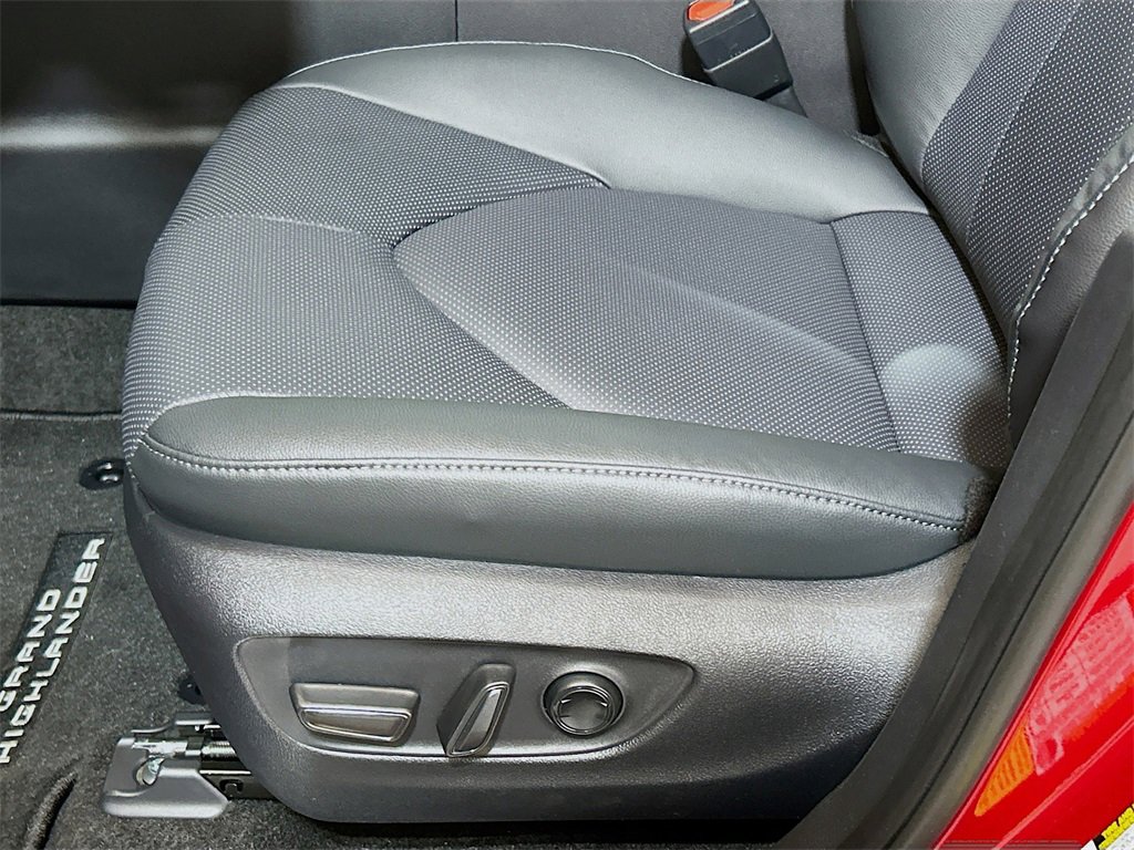New 2026 Toyota Grand Highlander Limited image 17