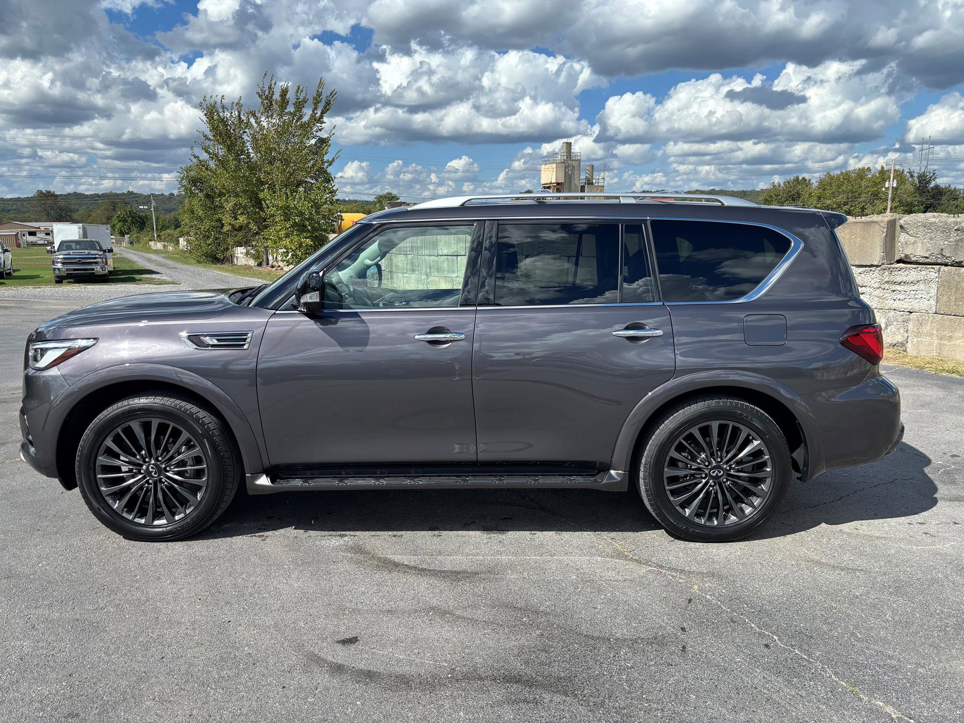 Used 2022 INFINITI QX80 Premium Select w/ Cargo Package image 4