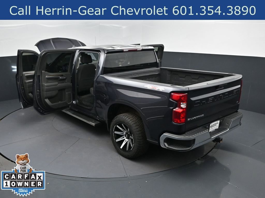 Used 2023 Chevrolet Silverado 1500 LT AWD/4WD image 2