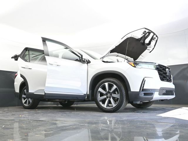 Used 2025 Honda Pilot Elite image 43