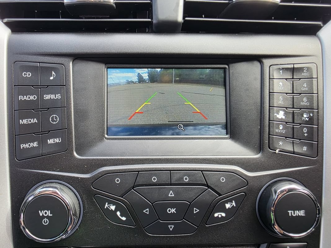 Used 2016 Ford Fusion SE FWD image 24