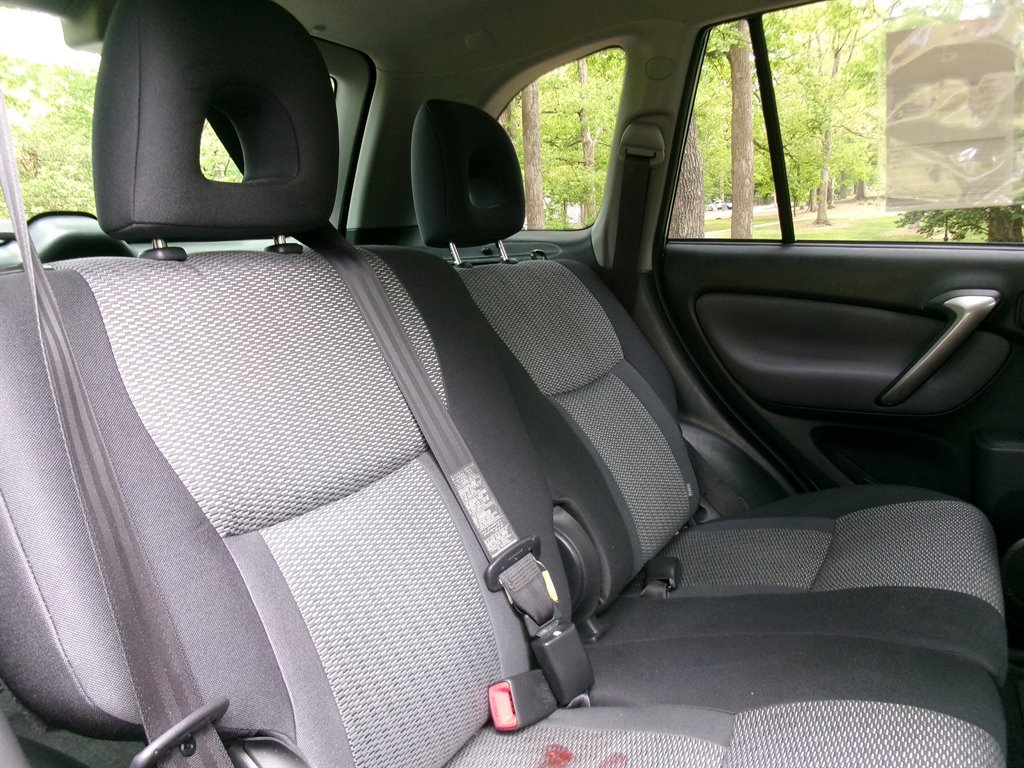 Used 2005 Toyota RAV4 2WD image 27