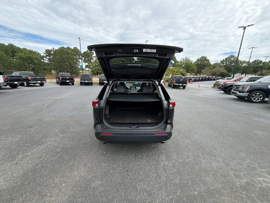 Used 2021 Toyota RAV4 XLE Premium AWD/4WD image 14