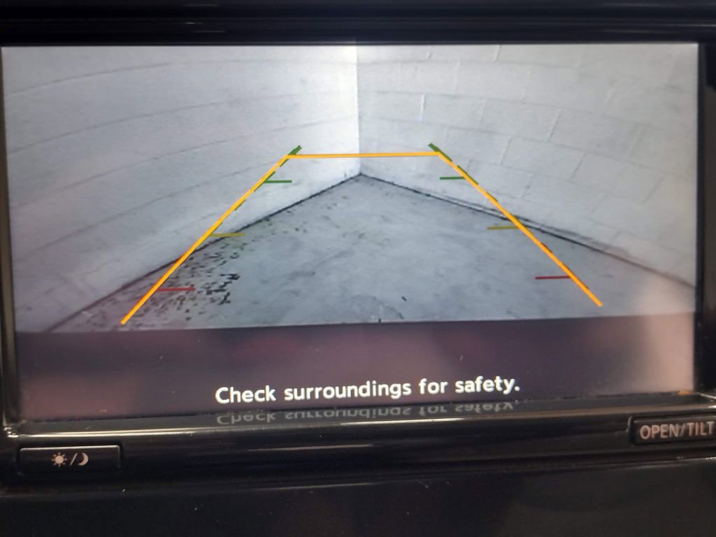 Used 2011 Nissan Leaf SL FWD image 9