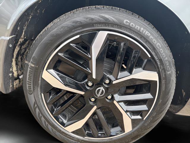 New 2025 Nissan Versa SR w/ Trunk Package image 25