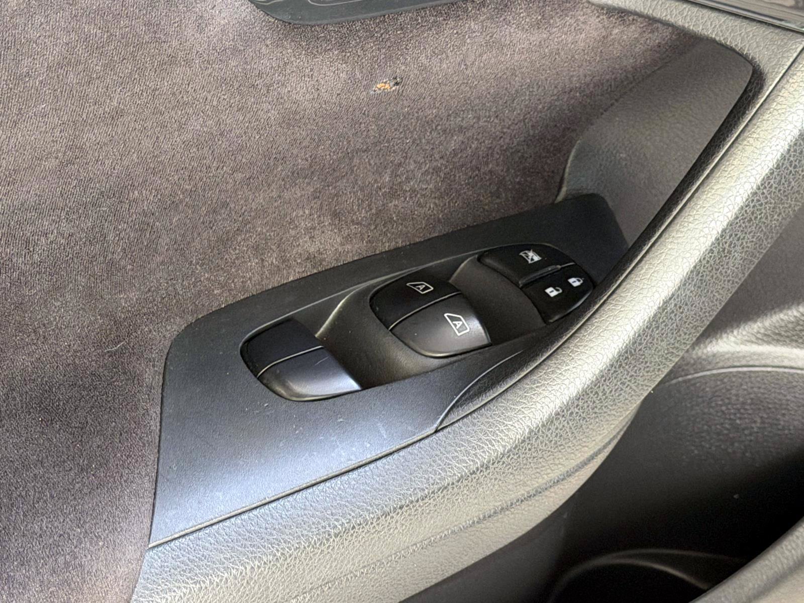 Used 2013 Nissan Altima 3.5 SV w/ Navigation Pkg FWD image 16