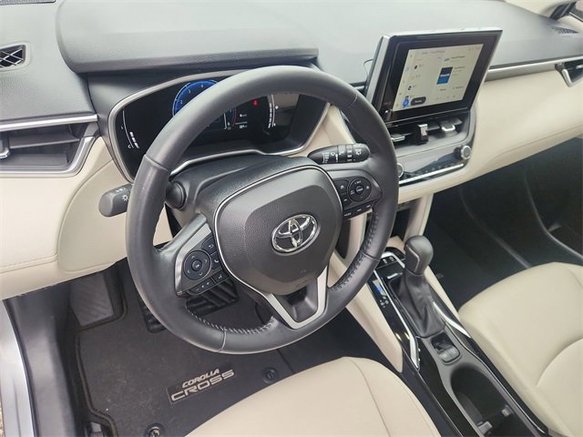 Used 2023 Toyota Corolla Cross XLE image 10