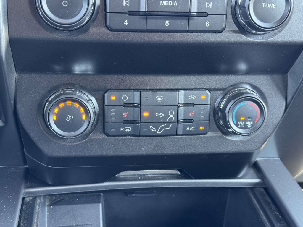 Used 2019 Ford F250 XLT w/ XLT Premium Package AWD/4WD image 5