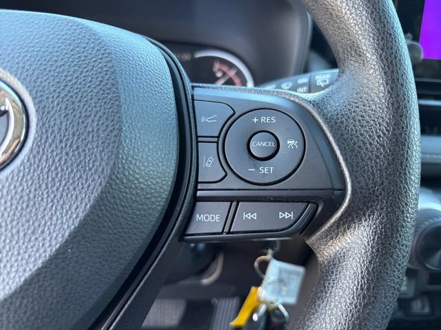 Certified 2023 Toyota RAV4 LE AWD/4WD image 32