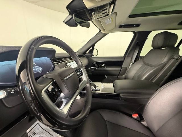 Used 2025 Land Rover Range Rover SE AWD/4WD image 13