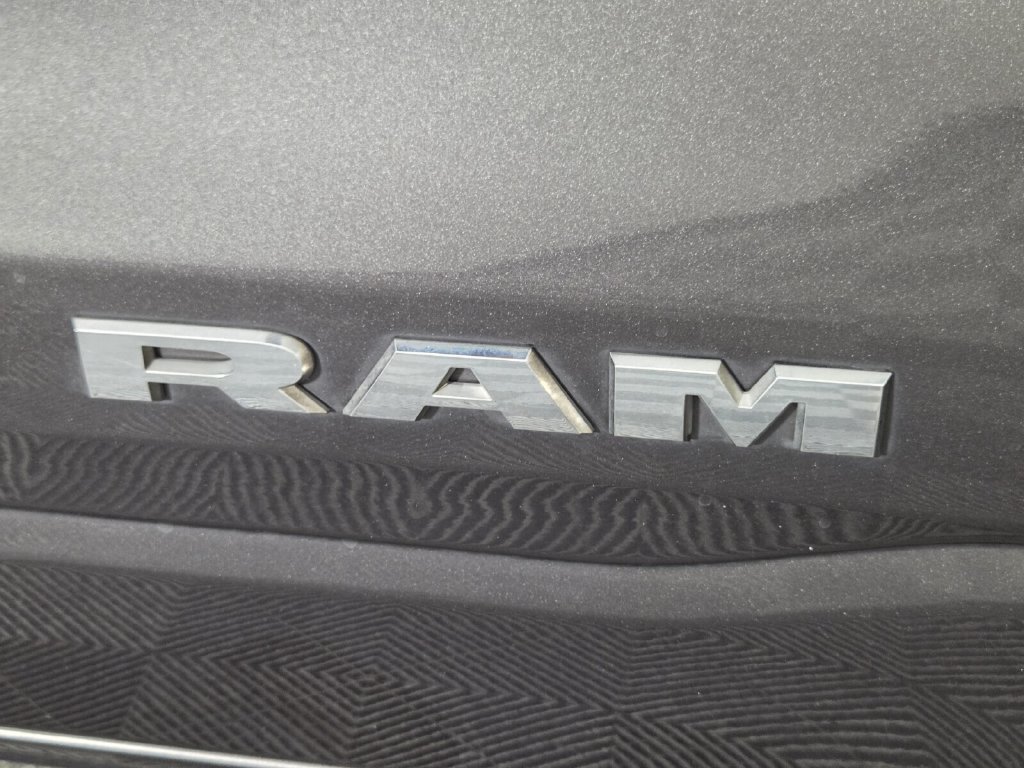 Used 2023 RAM 1500 Big Horn RWD image 32