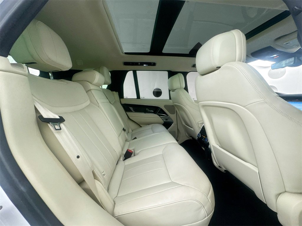 Used 2023 Land Rover Range Rover SE image 27