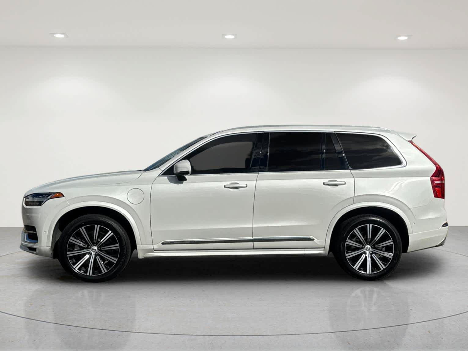Used 2021 Volvo XC90 T8 Inscription w/ Advanced Package AWD/4WD image 3