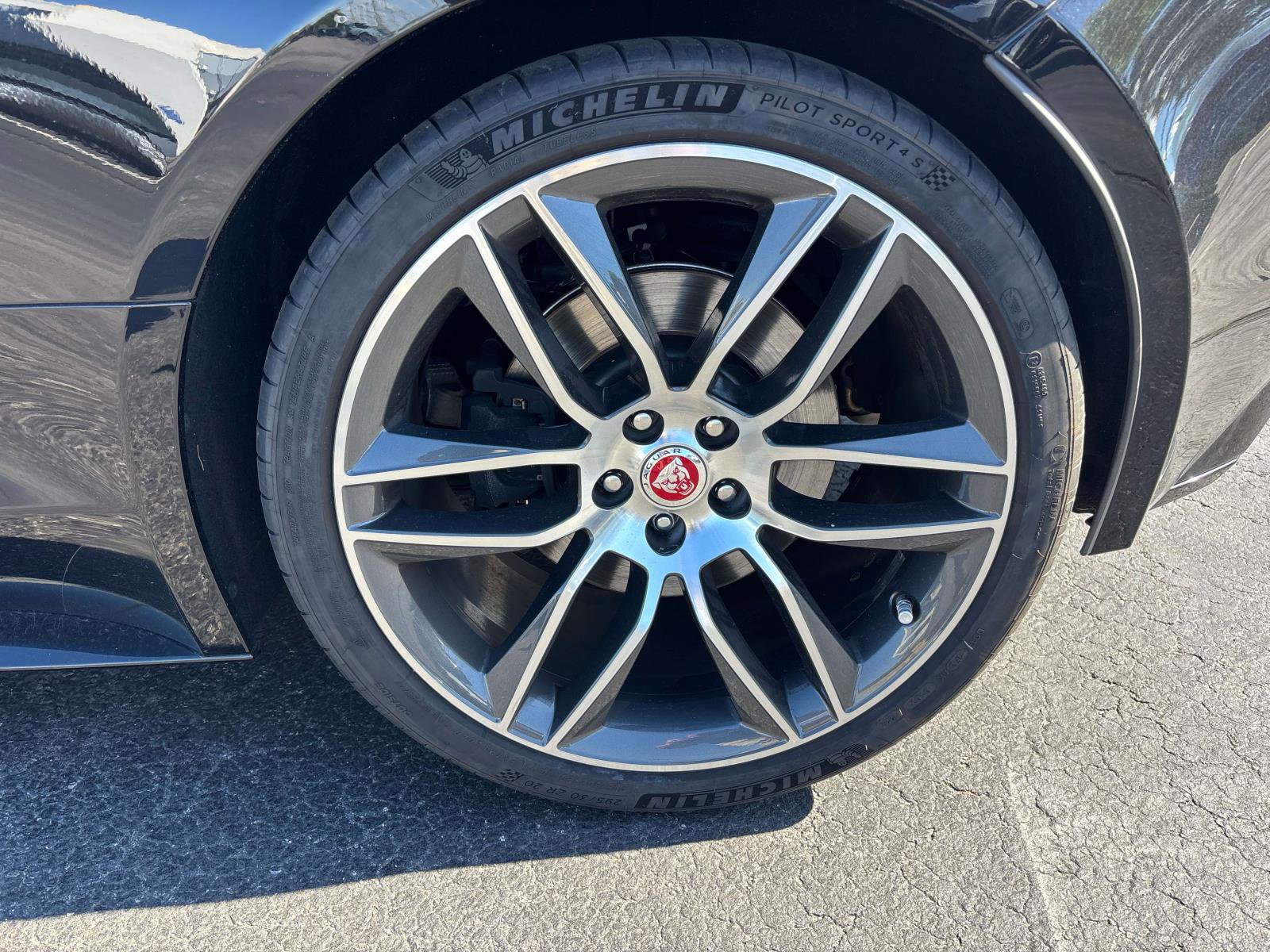 Used 2018 Jaguar F-TYPE R-Dynamic AWD/4WD image 6