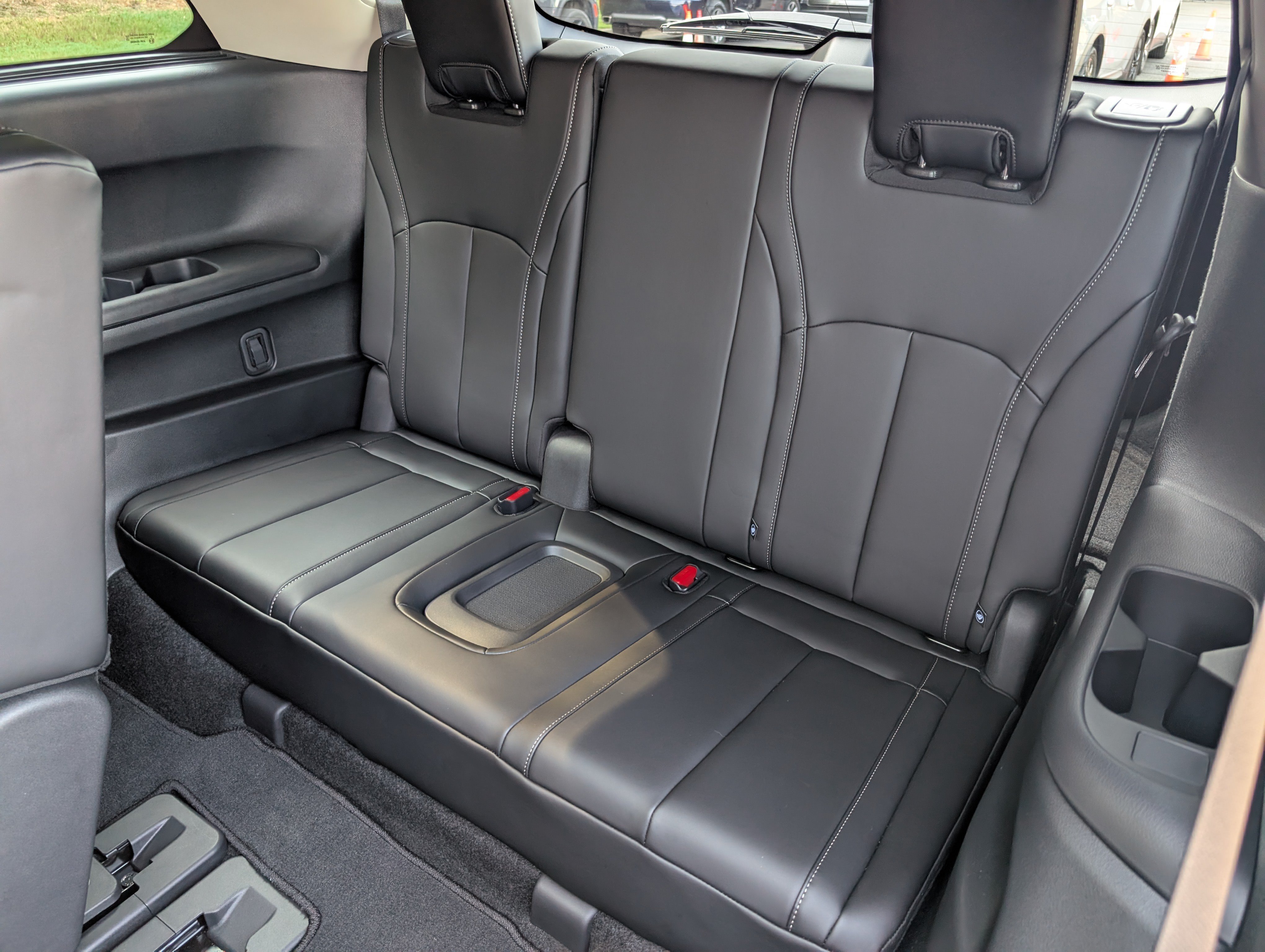 Used 2026 INFINITI QX60 Luxe w/ Family Package FWD image 19