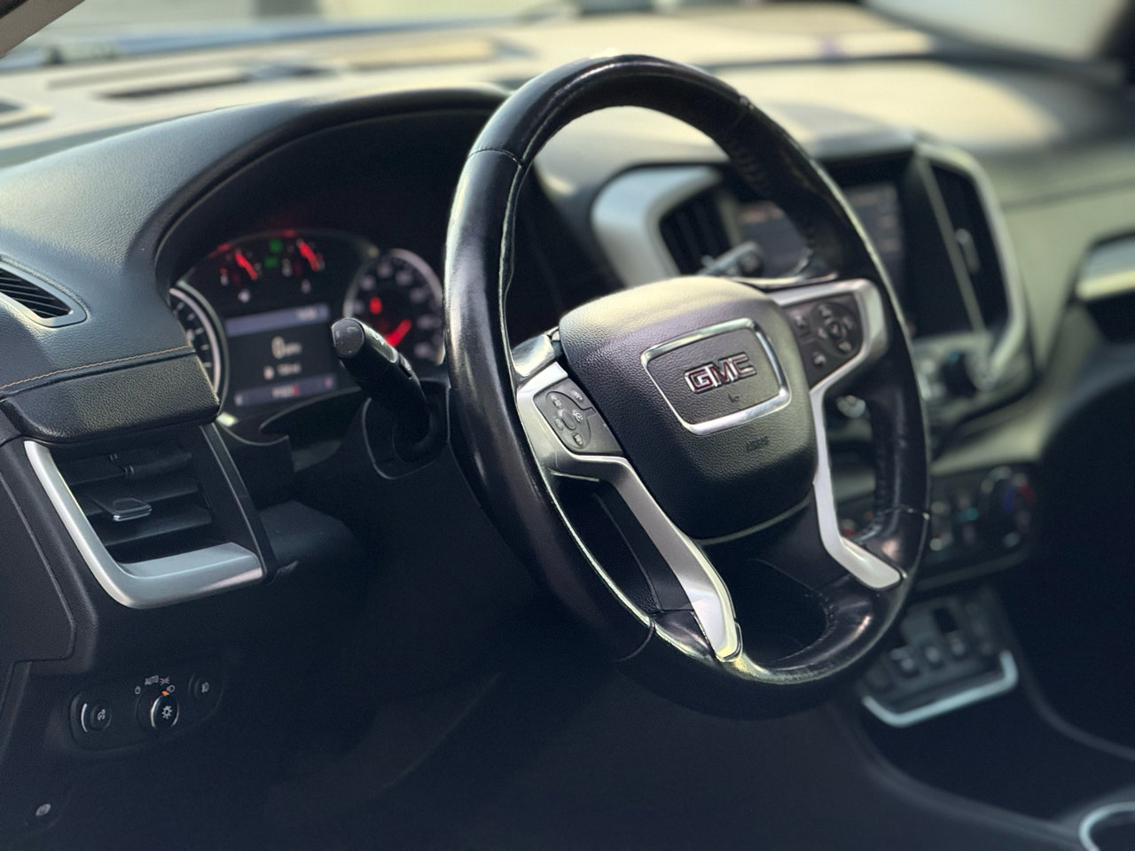 Used 2020 GMC Terrain SLT image 8