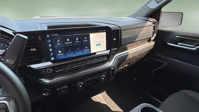 Used 2025 Chevrolet Silverado 1500 LT AWD/4WD image 20