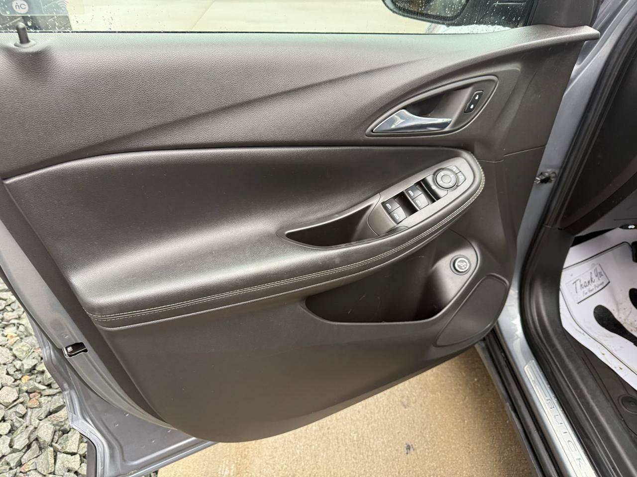 Used 2022 Buick Encore GX Select AWD/4WD image 10
