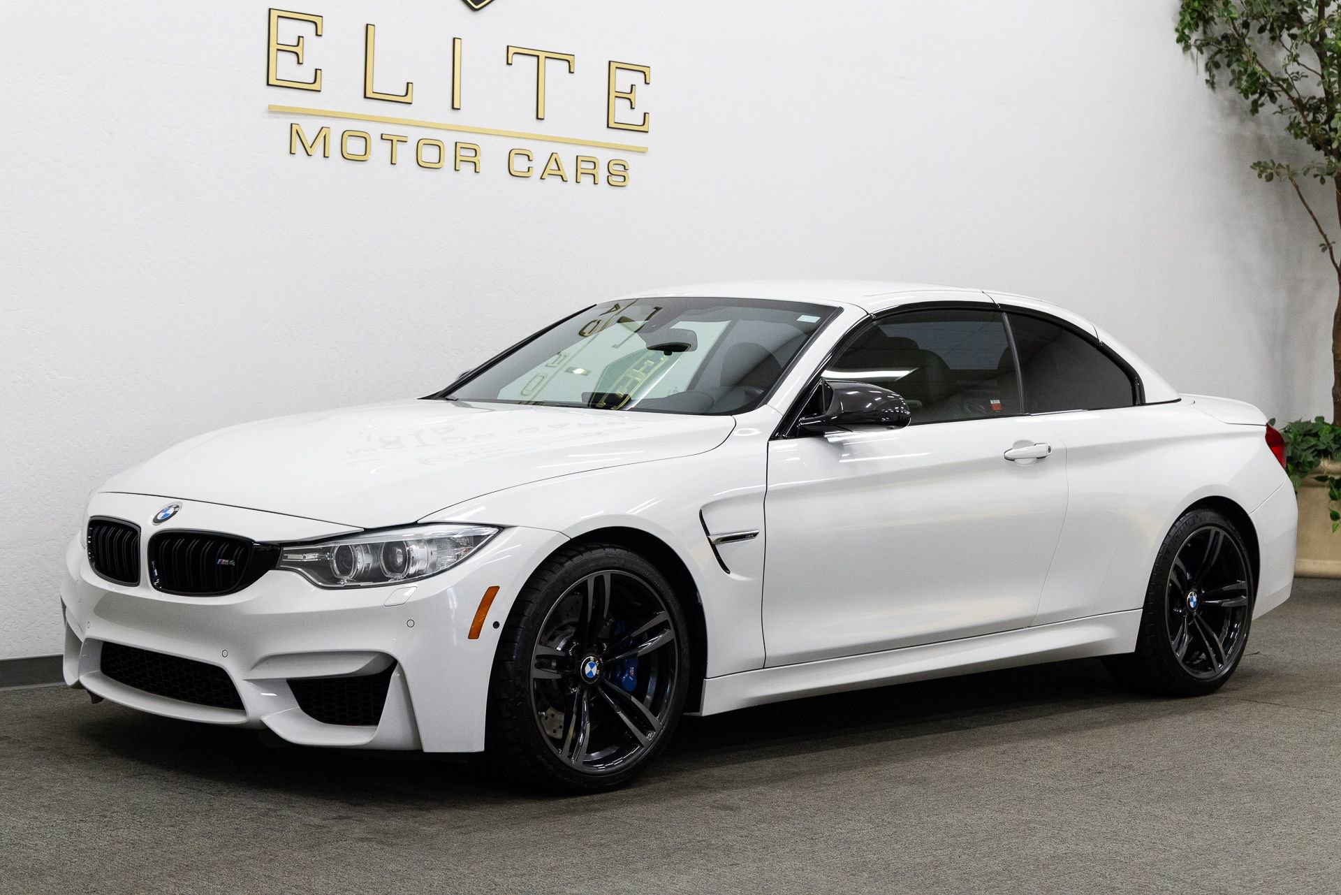 Used 2015 BMW M4 Convertible image 22